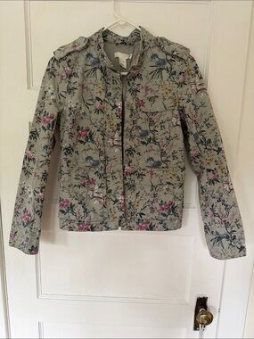 H&M Floral Utility Jacket in Light Blue-Gray